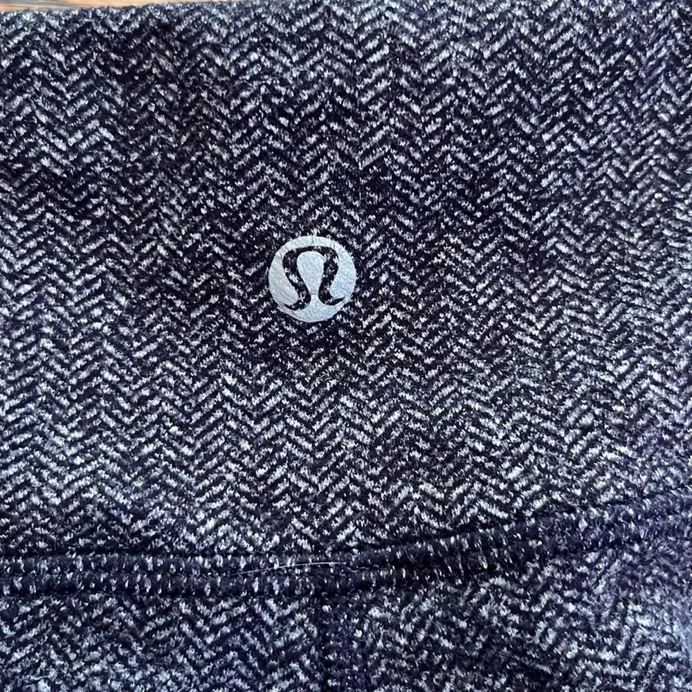 Lululemon herringbone patterned leggings - Picture 5 of 8